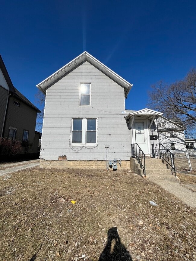 Building Photo - 391 E Marsile St