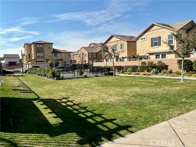 Building Photo - 1586 Redwoods Drive Pl