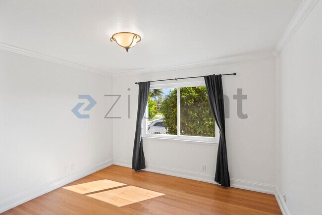 Building Photo - 3207 Forbes Ave