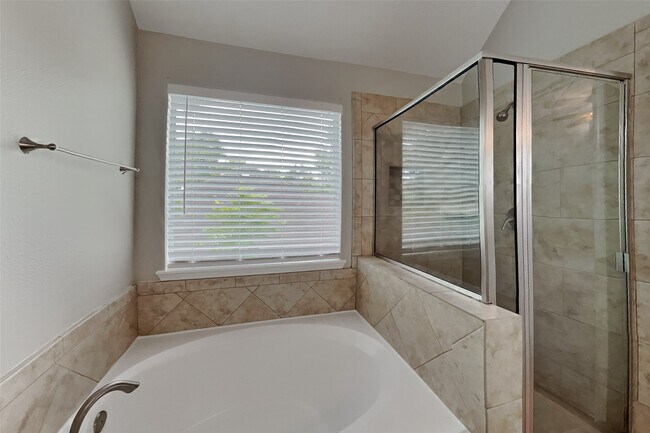 Building Photo - 1622 Sandy Park Dr