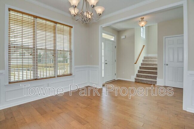 Building Photo - 1111 Hunters Cove