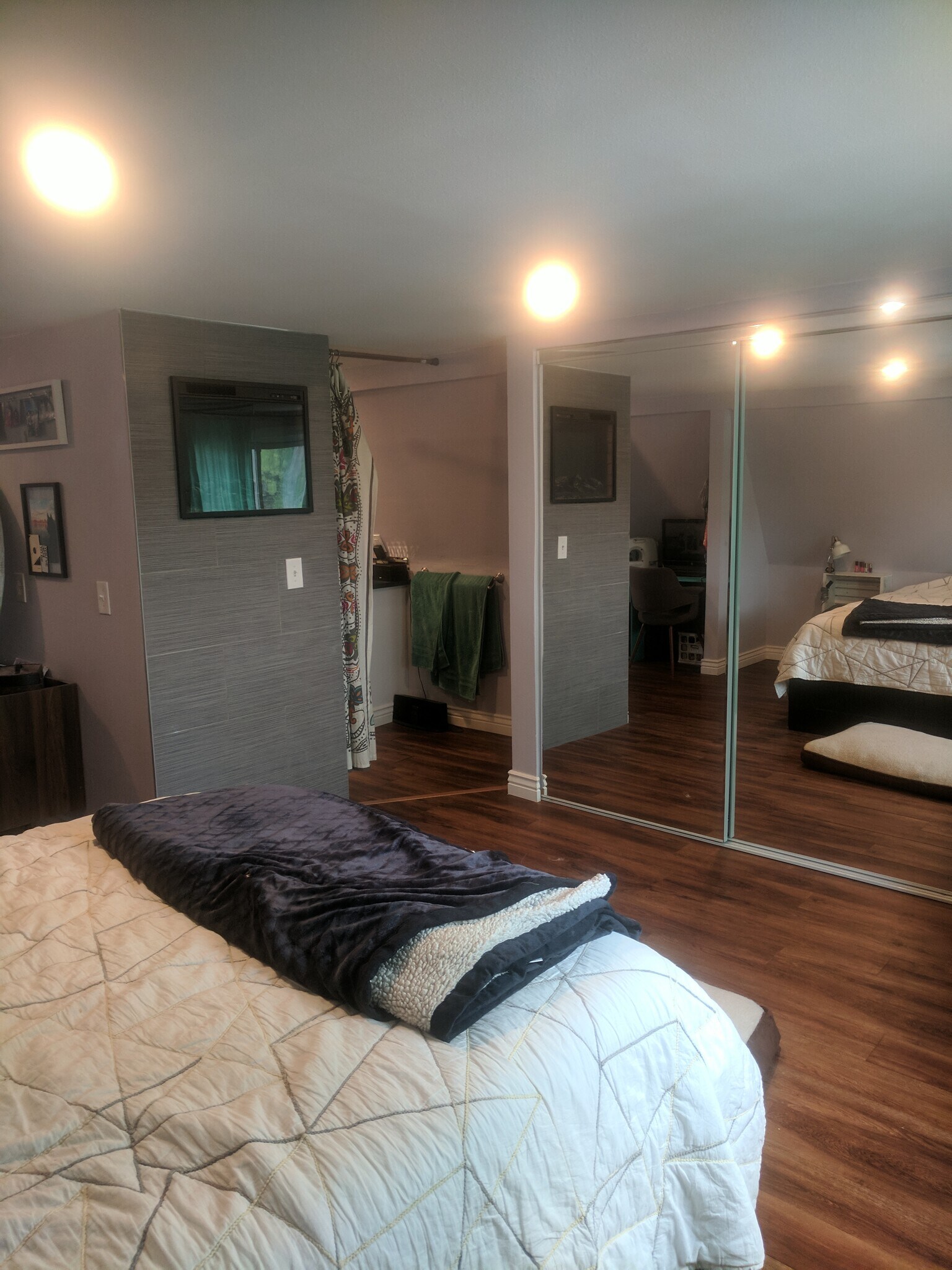 Building Photo - 7655 E 19th Ave