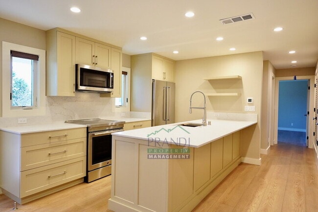 Building Photo - 62 Dunfries Terrace