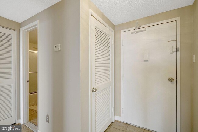 Building Photo - 6301 Stevenson Ave