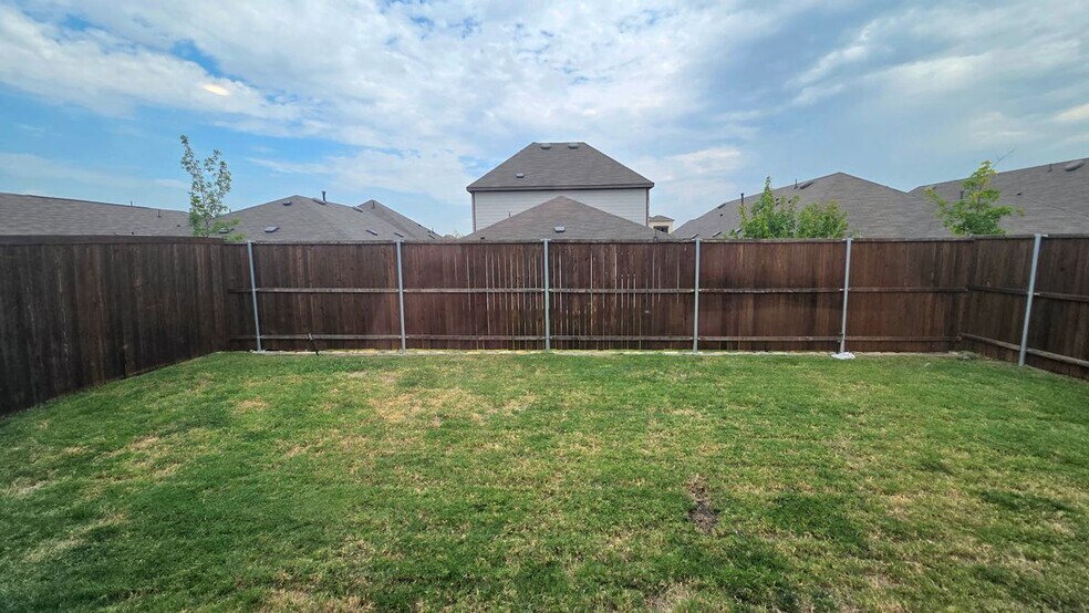 Building Photo - 1580 Forge Pond Ln