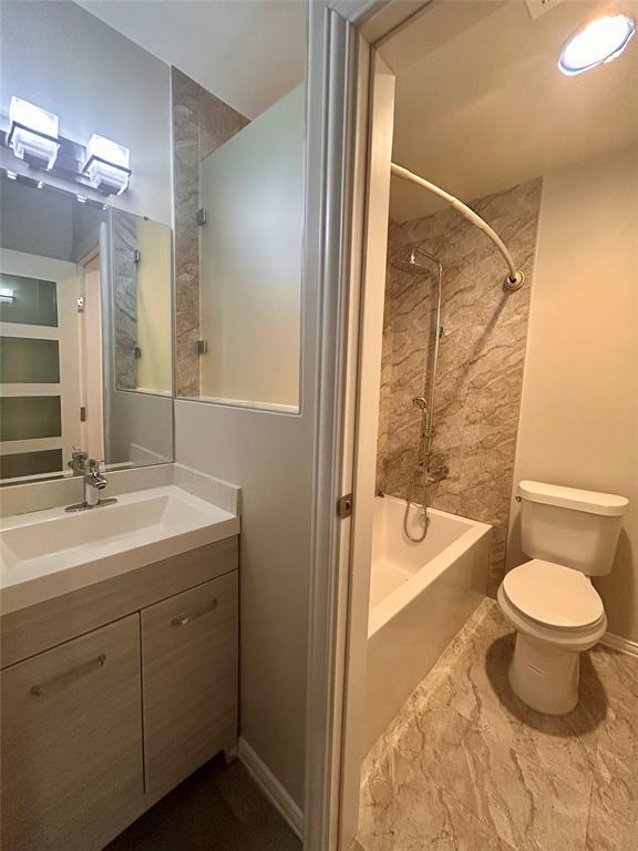 Building Photo - 8924 Trone Cir