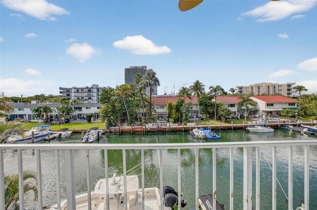 Building Photo - 16565 NE 26th Ave