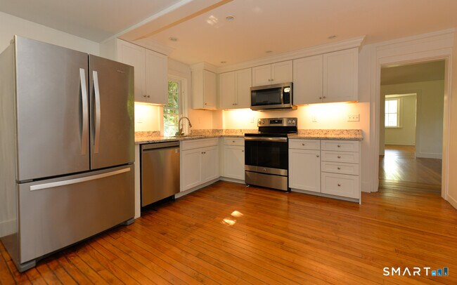 Building Photo - 15 Hawkins Rd