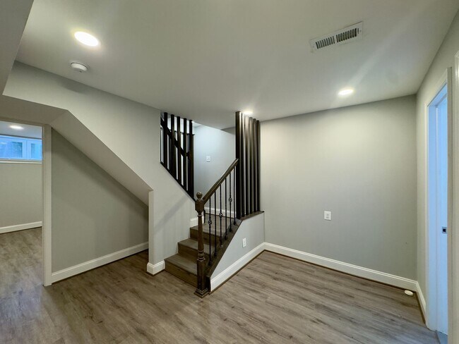 Building Photo - Fully-Renovated 3 Bedroom/2.5 Bathroom with In-Unit Laundry near Highlandtown, Baltimore, MD!