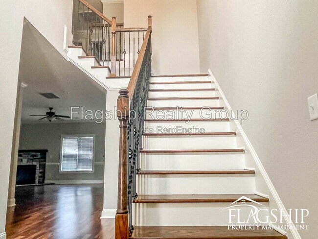 Building Photo - 2015 Leighton Dr