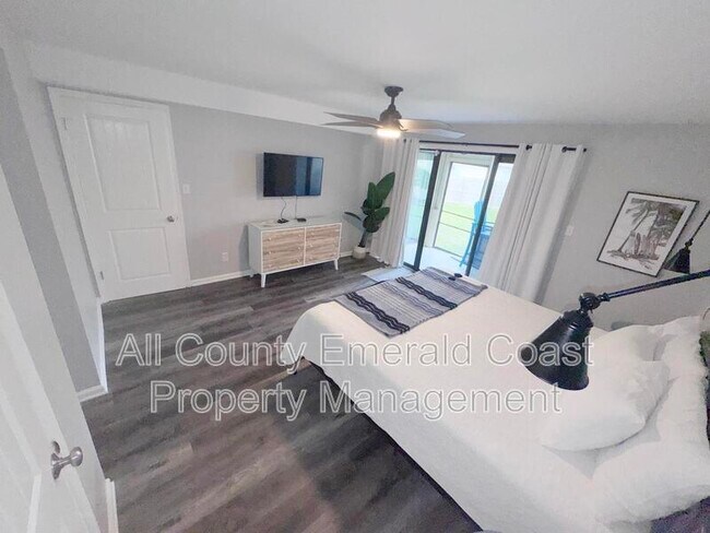 Building Photo - 3755 Scenic Hwy 98