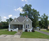 Building Photo - "Spacious 4-Bedroom Family Retreat on 12th...