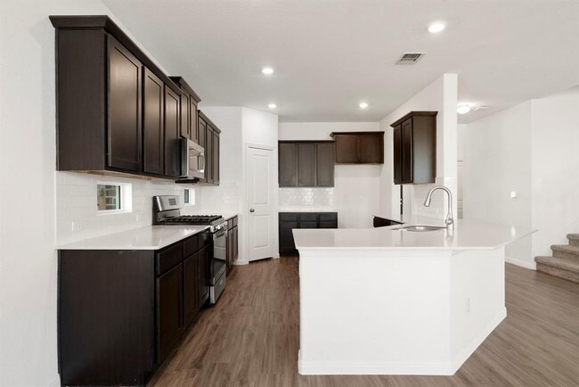 Building Photo - 400 Mante Ct