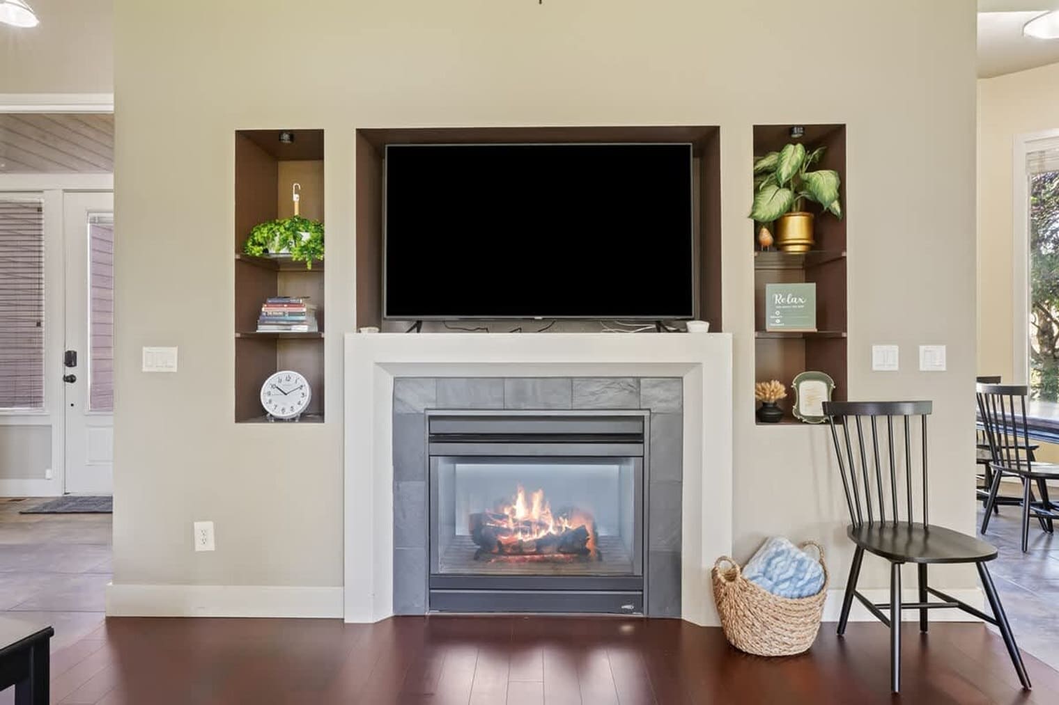 Building Photo - 5327 N Red Hills Pl