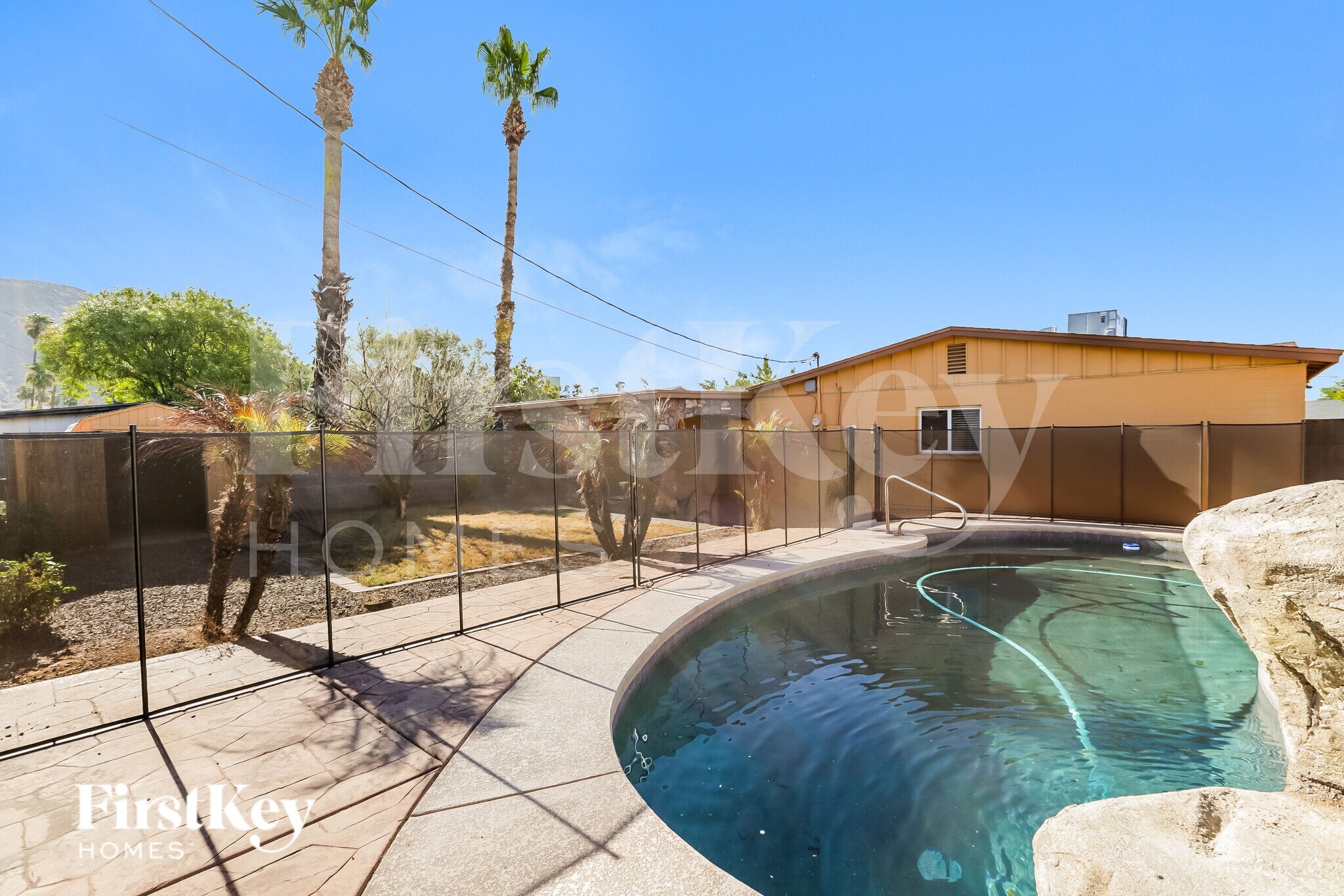 Building Photo - 2122 W Shaw Butte Dr