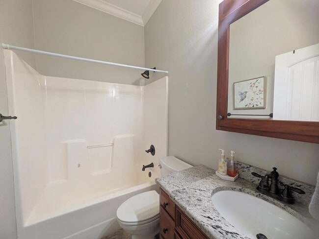Building Photo - 124 Pepperdine Ct