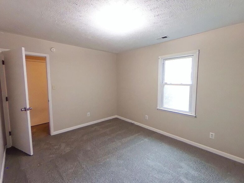 Building Photo - 7545 Fox Fern Dr