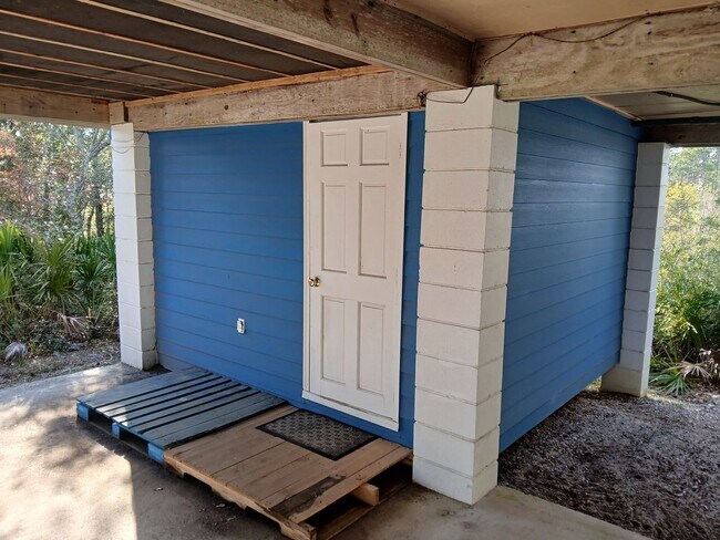 Building Photo - Charming Coastal Rental at Bald Point FL