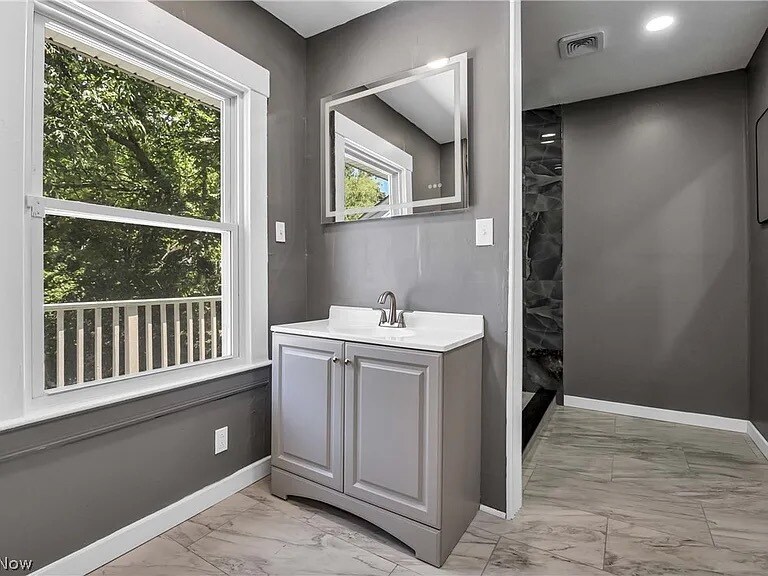Building Photo - 2231 Bellfield Ave