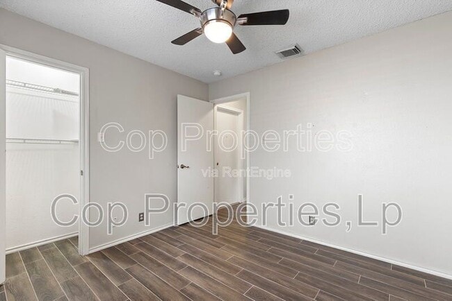 Building Photo - 6414 Maverick Oak Dr