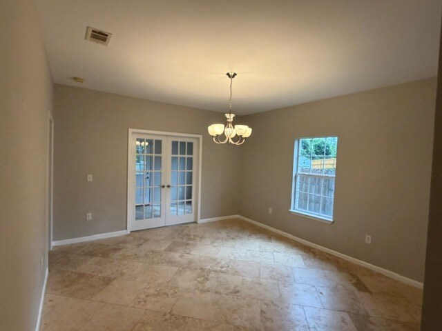 Building Photo - 2457 Lakeview Dr S