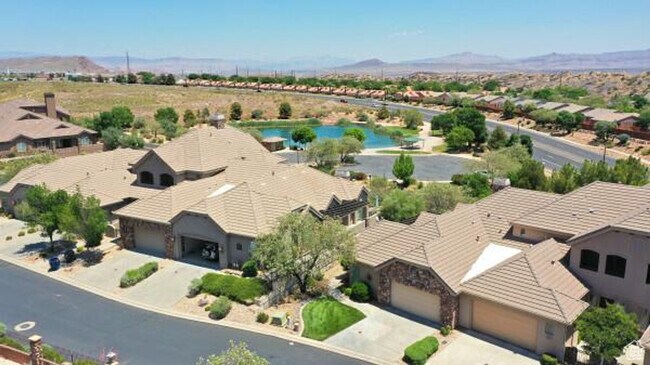 Building Photo - 1922 N Pebble Beach Dr