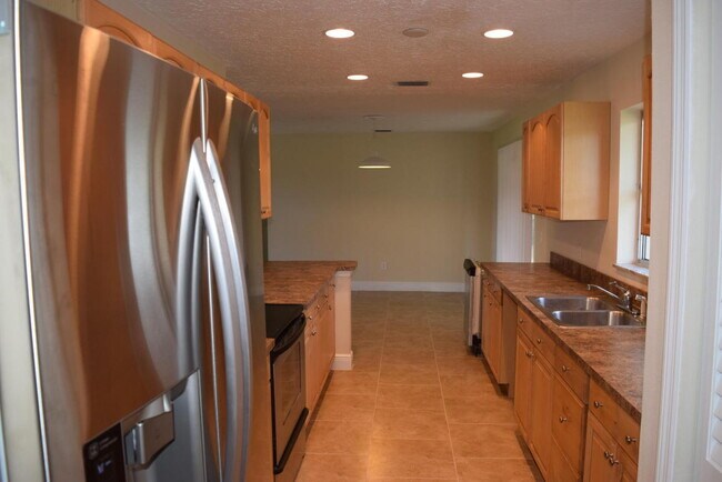 Building Photo - Home for Rent