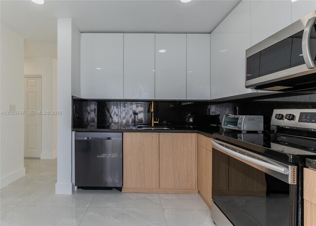 Building Photo - 3571 Magellan Cir