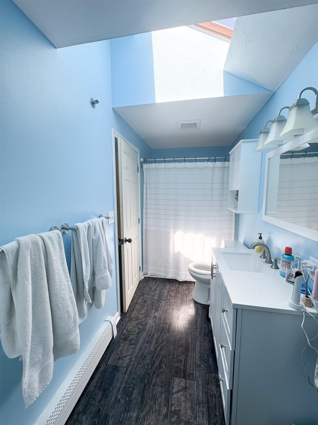 Building Photo - 98 Tideview Dr