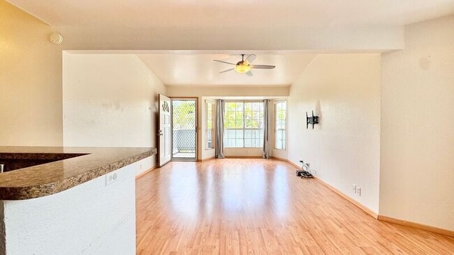 Building Photo - 239 Mananai Pl