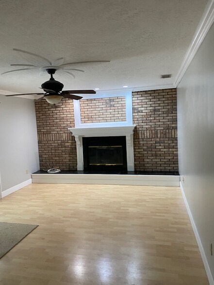 Building Photo - 4285 SE 54th St