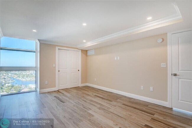 Building Photo - 1360 S Ocean Blvd