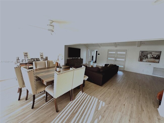 Building Photo - 4905 Bayberry Ln