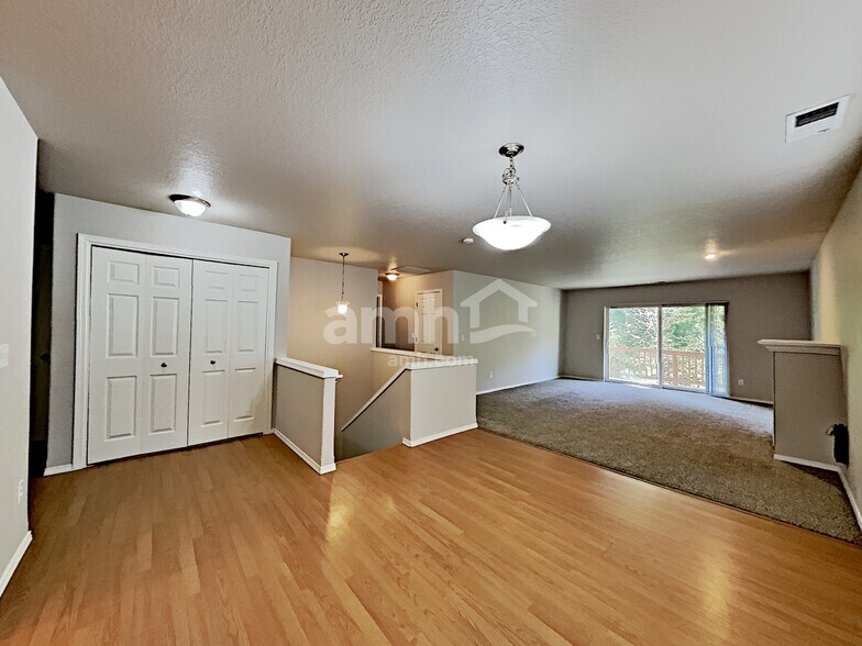 Building Photo - 38679 Dubarko Rd