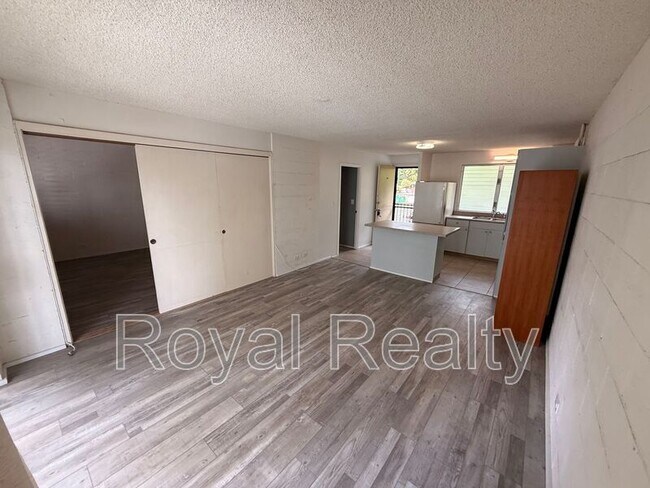 Building Photo - 1099 Green St