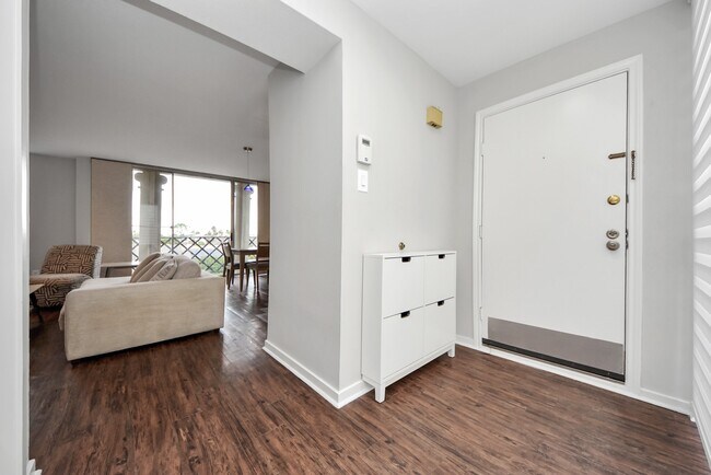 Building Photo - 2333 Bering Dr