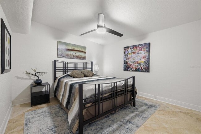 Building Photo - 2785 Bayside Dr S