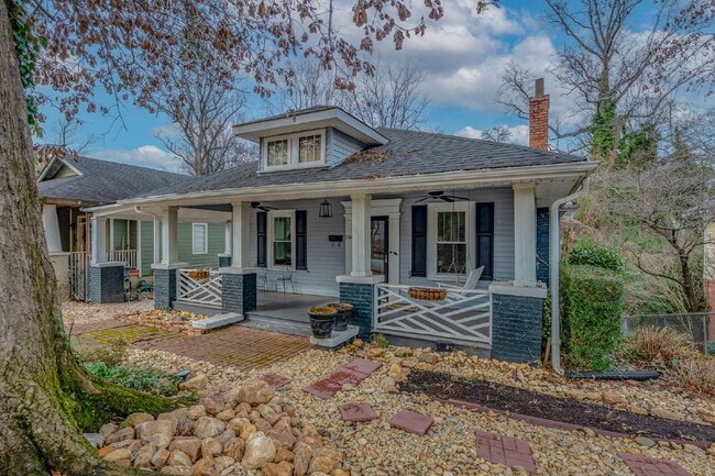 Building Photo - Beautiful 3-Bedroom, 2-Bath Bungalow with ...