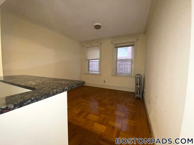 Building Photo - 40 Queensberry St