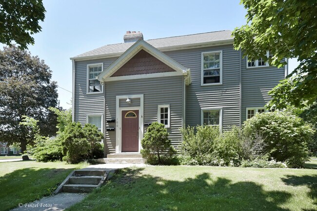 Primary Photo - 100 S Caroline St