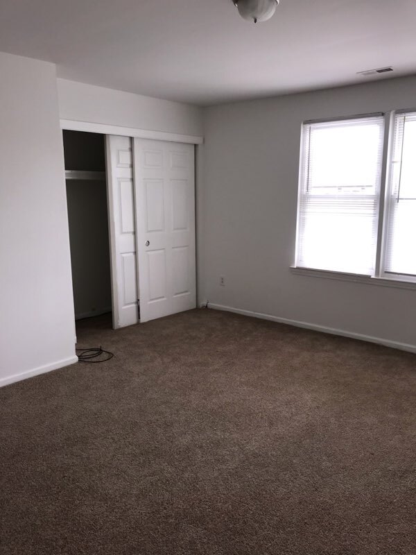 Building Photo - 44 Hopewell Ln Unit #B