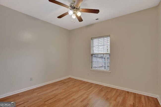 Building Photo - 333 Prescott Ct