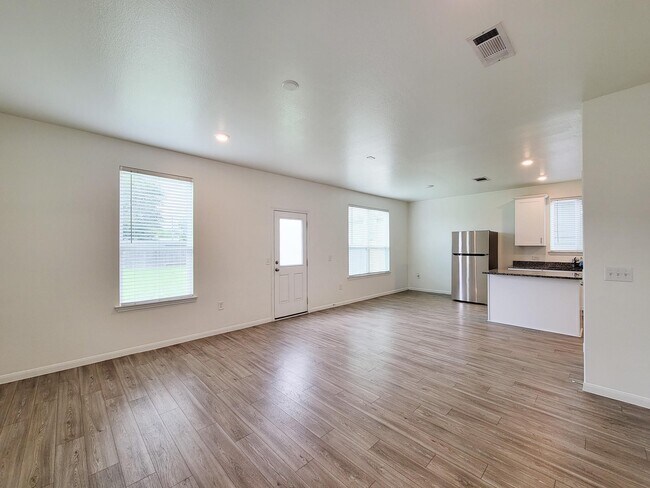 Building Photo - 16230 Dutton Clover Dr