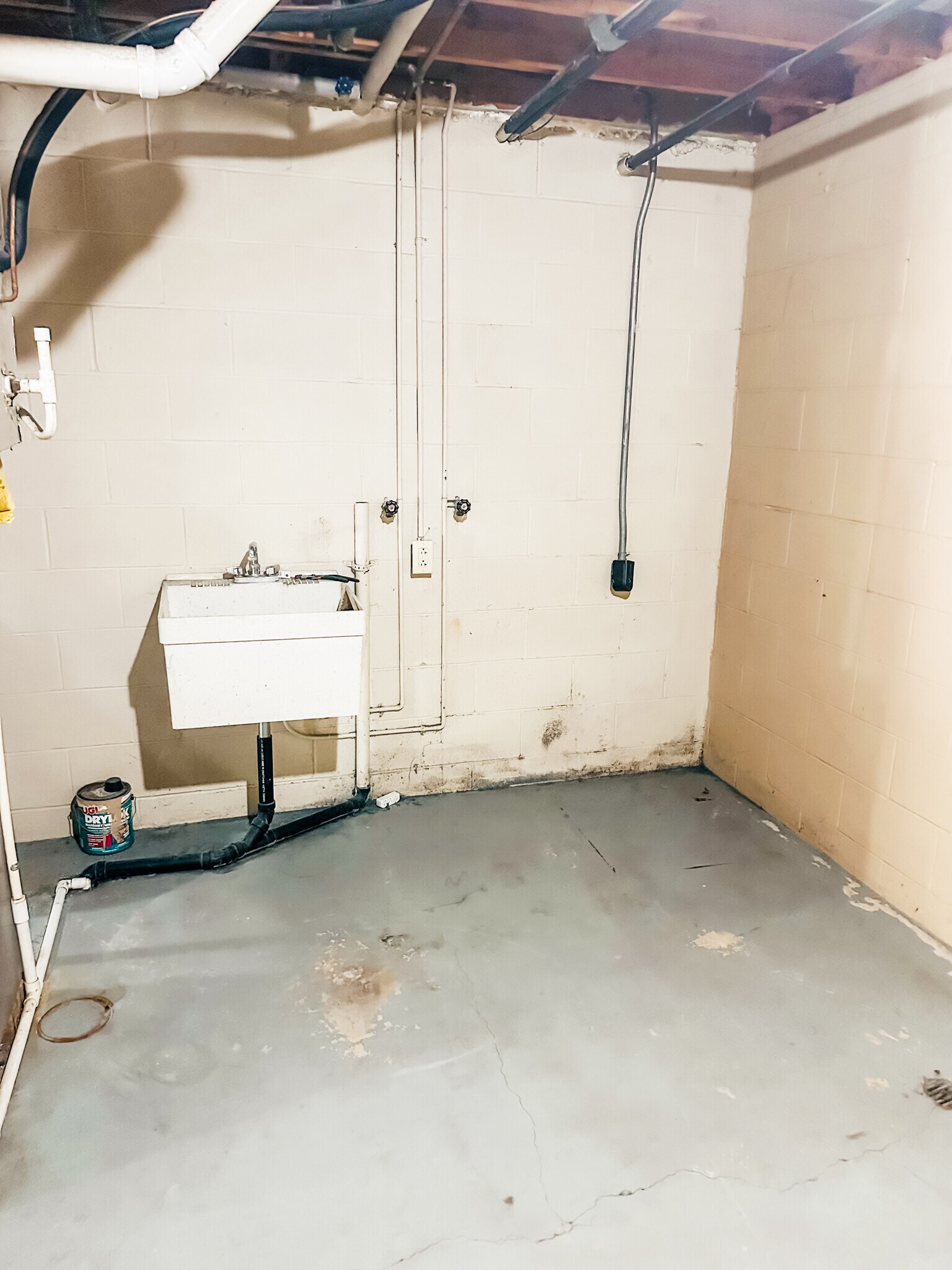 Basement- hook up for washer and dryer, appliances not provided - 5229 Rule Rd