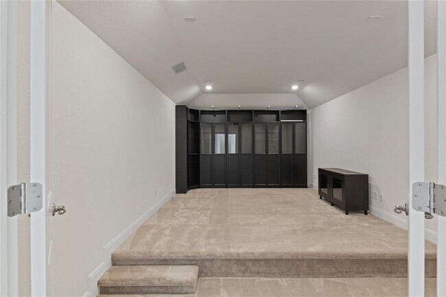 Building Photo - 5704 Monrovia Ln