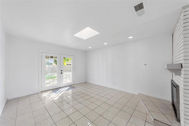 Building Photo - 3722 Hillsdale Ln