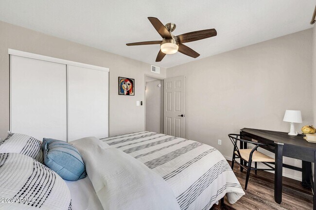 Building Photo - 8787 E Mountain View Rd