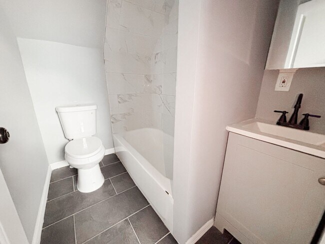 Building Photo - 58 Voorhees St