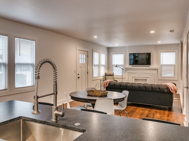 Building Photo - Heart of Plaza District