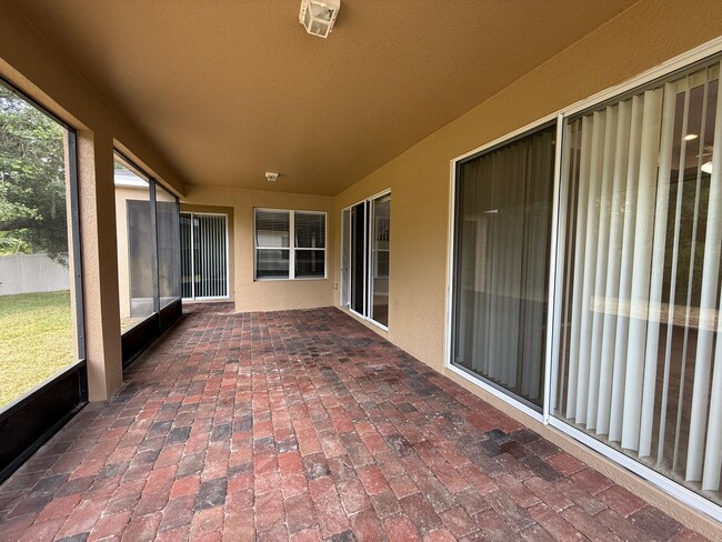 Building Photo - GORGEOUS Two Story 4/3.5 home in sought af...